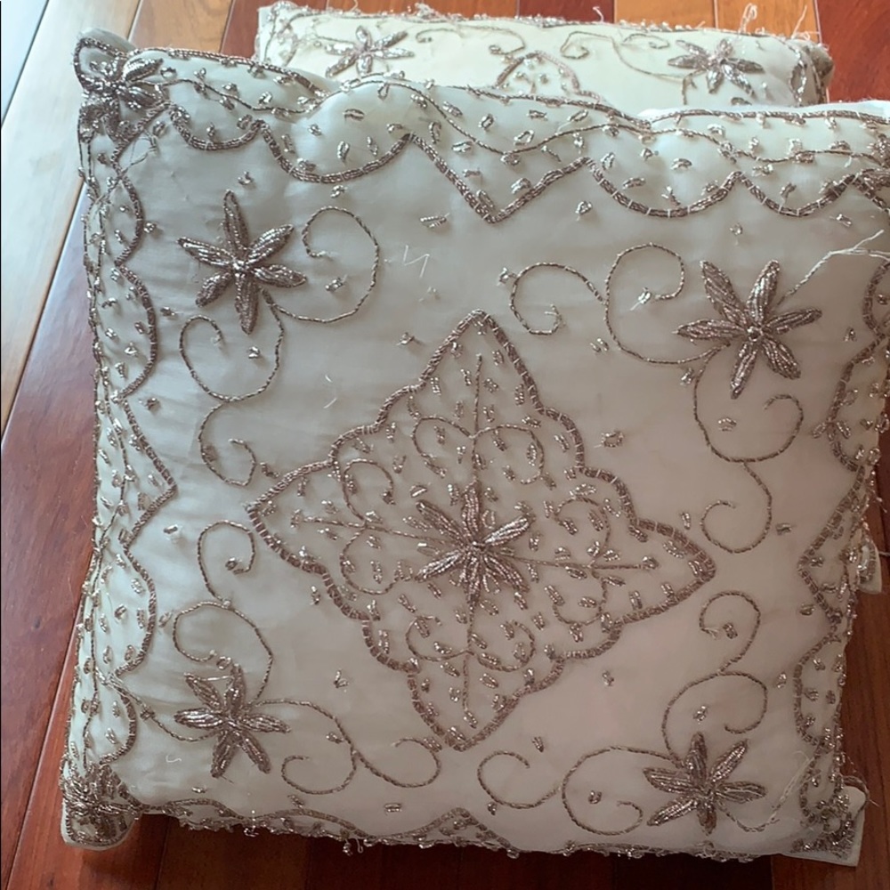 Decorative pillows
